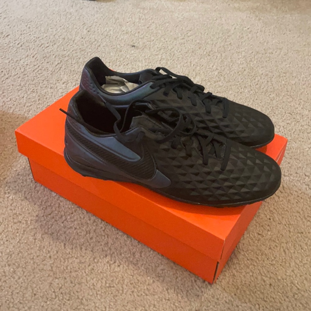 Men Nike legend 8 pro turf